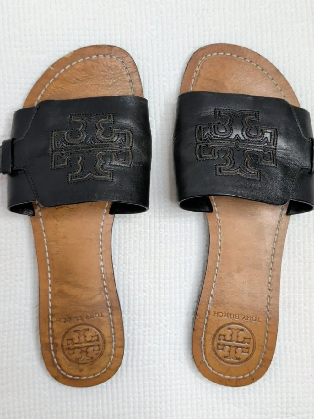 TORY BURCH Melinda Slide Sandal Size 8M Black Leather Embossed Logo Stacked Heel